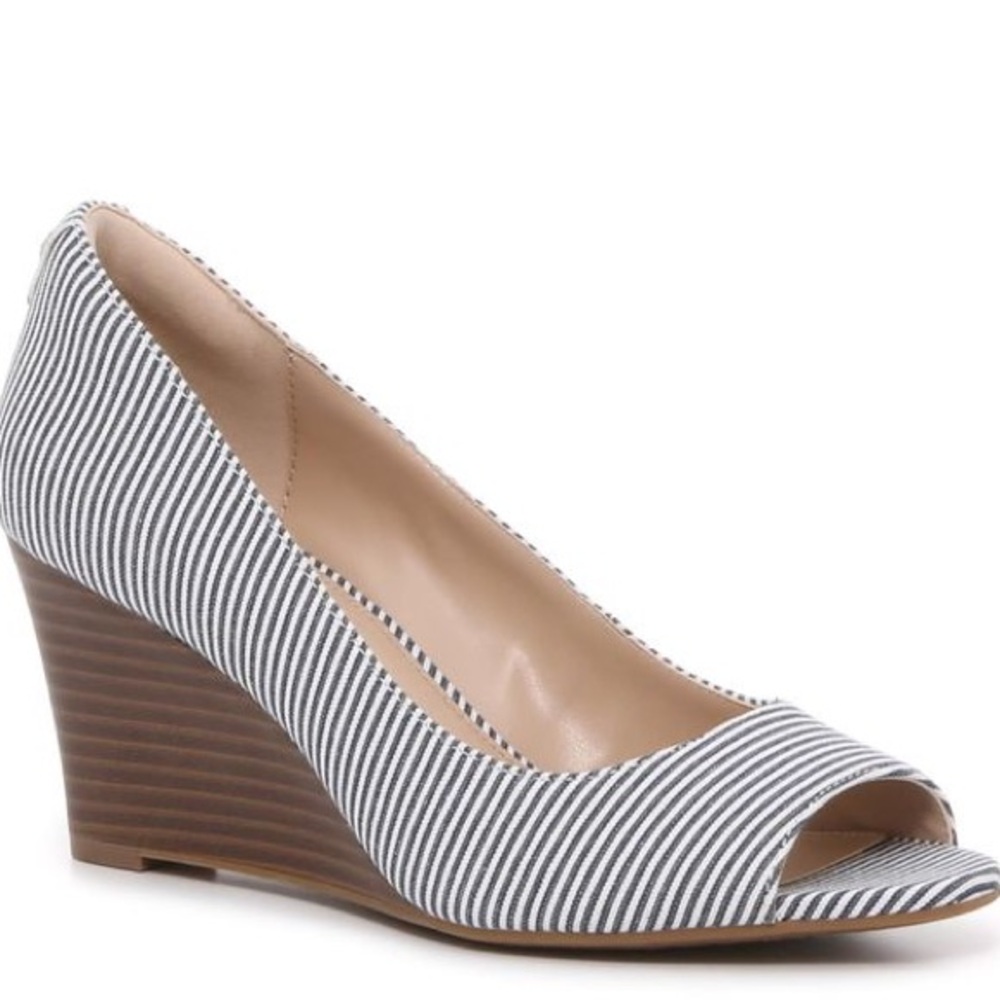 Blue stripe peep toe wedge Sovena 8.5